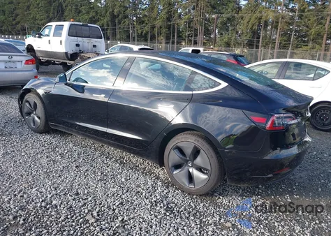 2018 Tesla Model 3 Long Range/Performance z USA, uszkodzony, nr VIN 5YJ3E1EBXJF070817